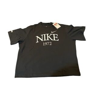 Nike Women’s Black Short Sleeve Tee